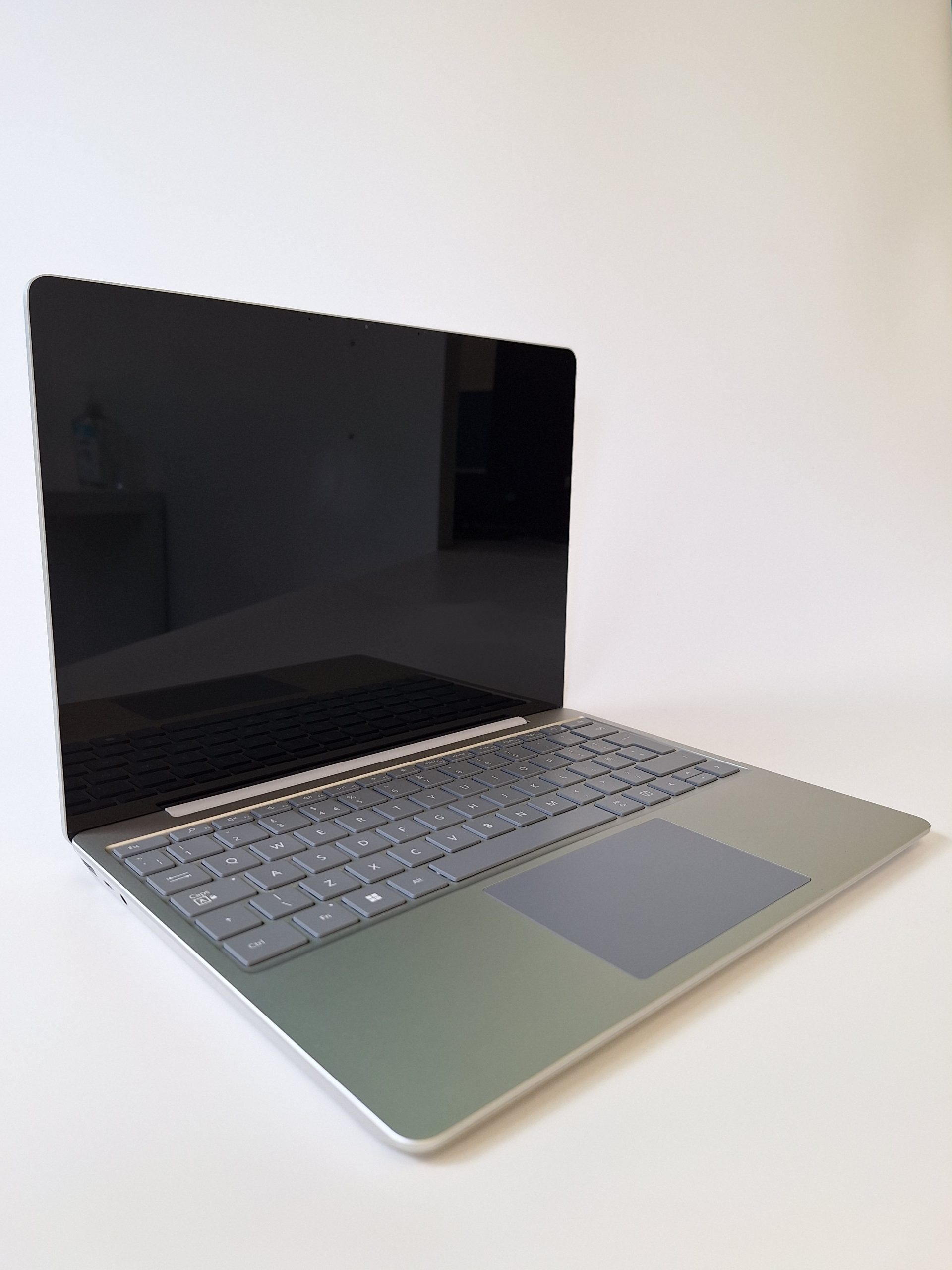 MS Surface Laptop Go 2